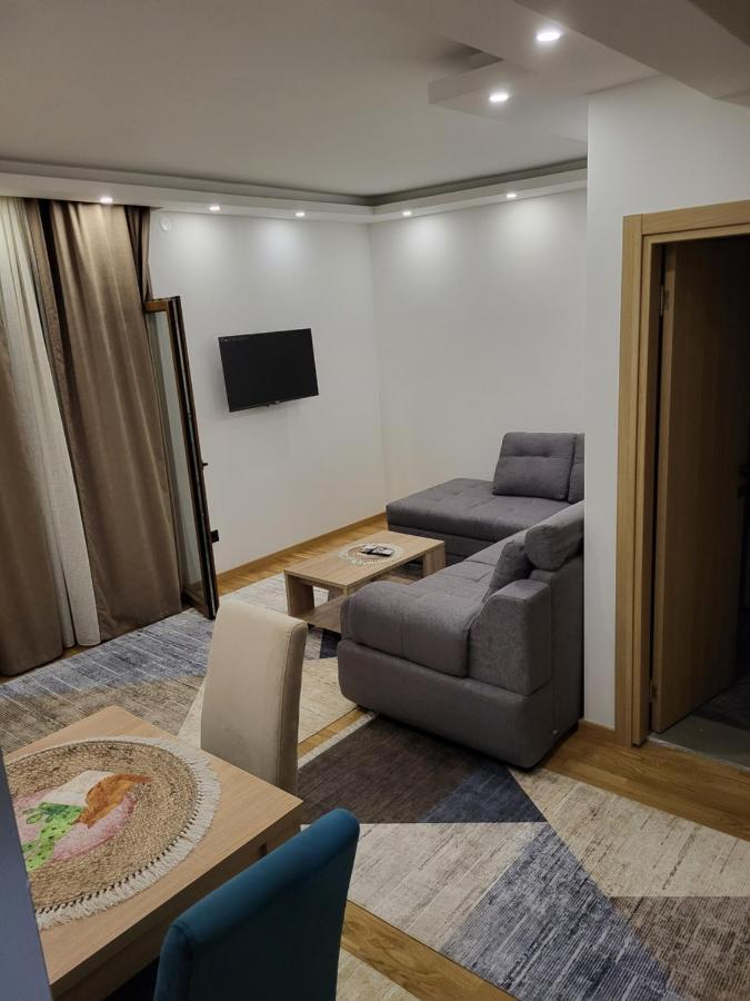 Lux Apartmani Bajova เซทินเจ ภายนอก รูปภาพ